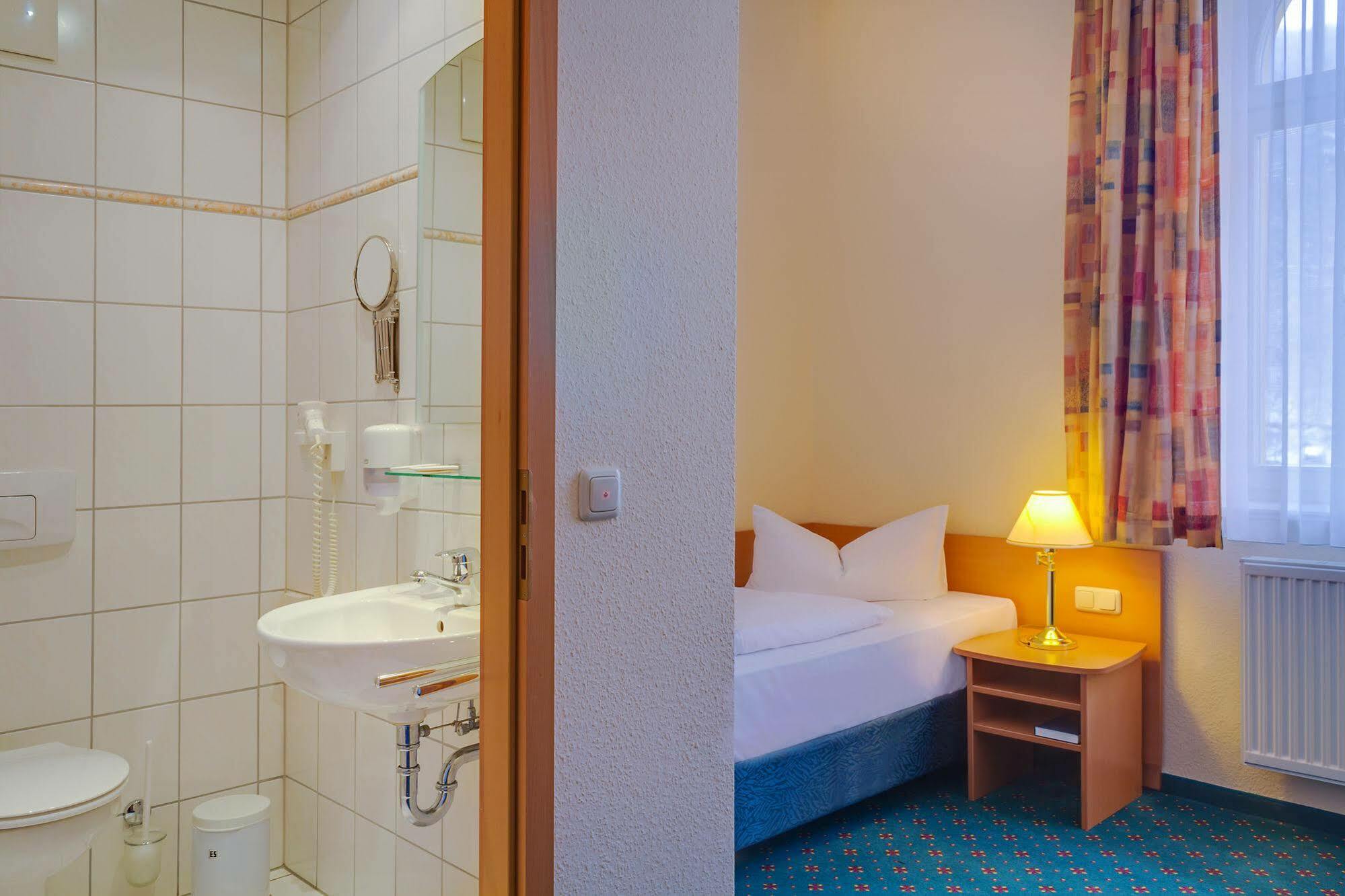 Ferien Hotel Villa Suedharz Sülzhayn エクステリア 写真